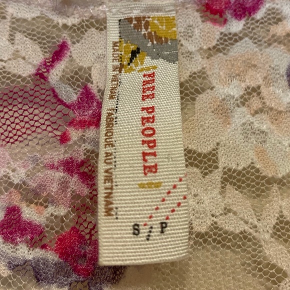 FP | Scandalous Y2K Coquette Scalloped Bodycon Floral Lace Sheer Second Skin Top - Picture 8 of 13